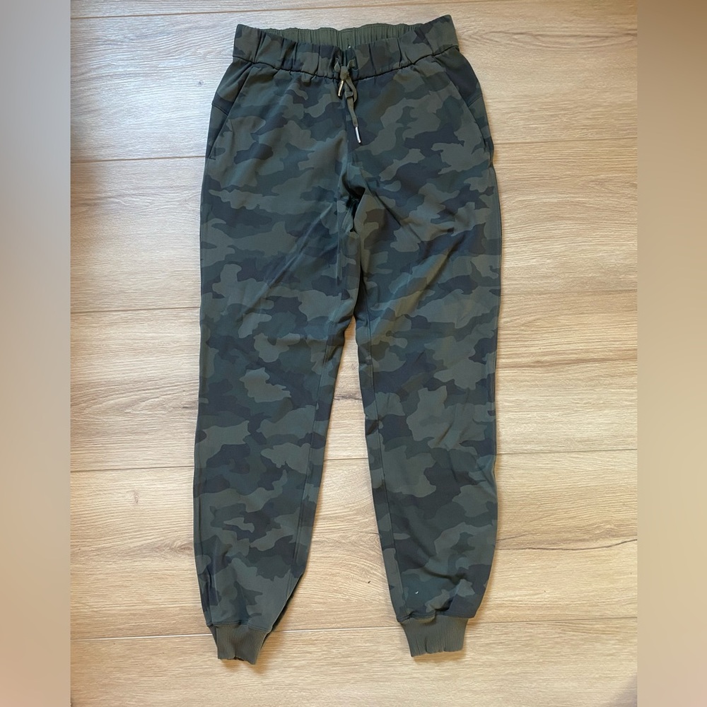 Lululemon Ready to Rulu High Rise Jogger (Size 4)